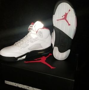 Jordan fire red 5's 2020